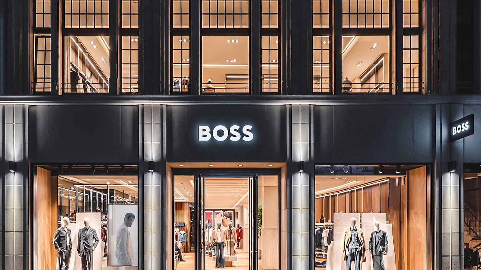 Una fotografía de la tienda de Hugo Boss en Düsseldorf, Alemania