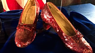 Los zapatos rojos que usó Garland en 'El mago de Oz'.