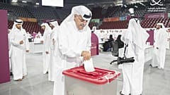 Katarlılar referandumda oy kullanıyor