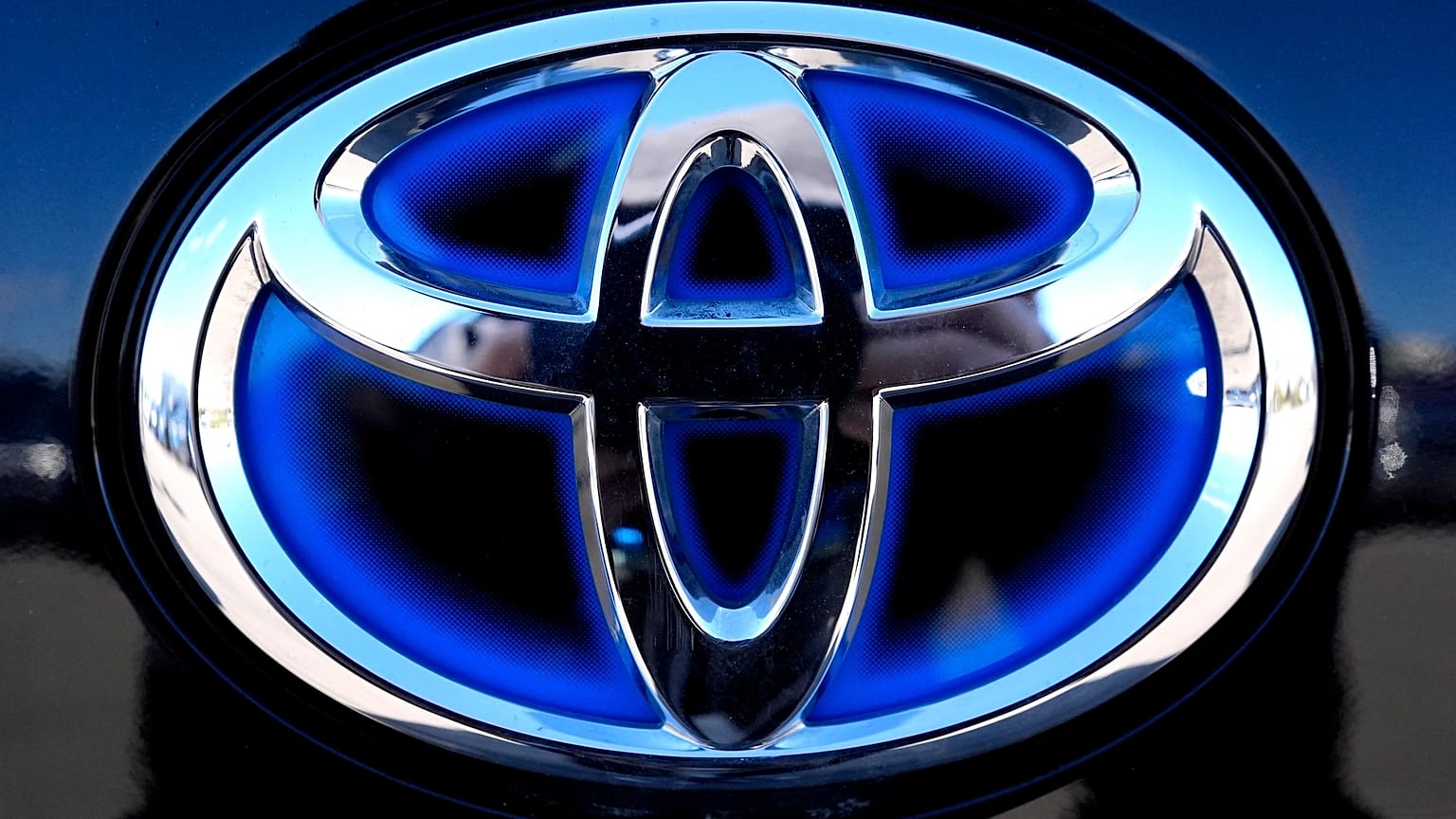 Toyota logosu (Hibrit model) 
