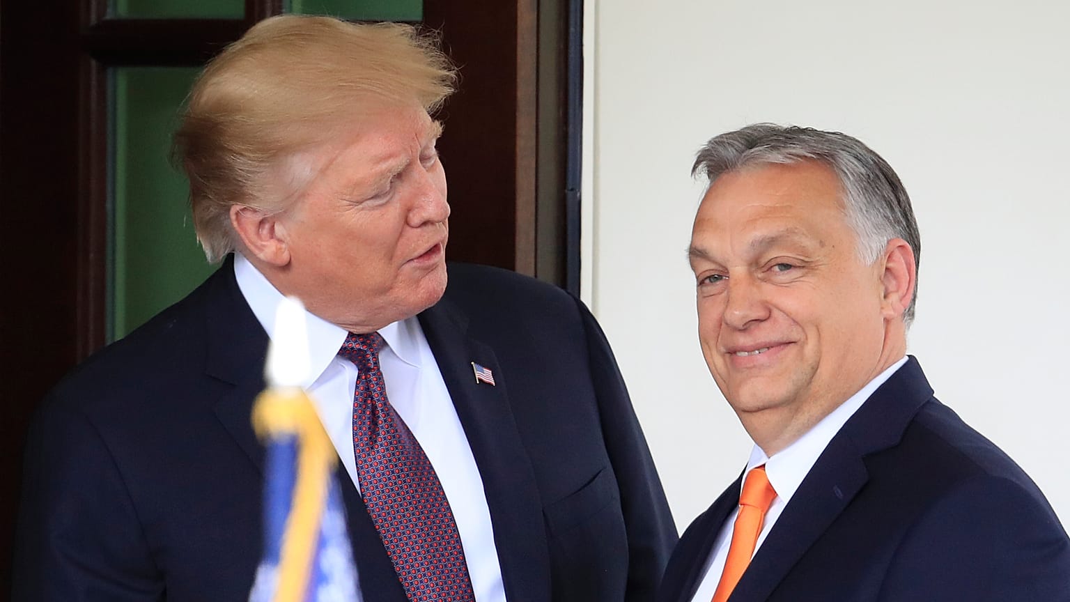 Embaixador dos EUA na Hungria diz que Orbán "brincou" com as relações entre os dois países