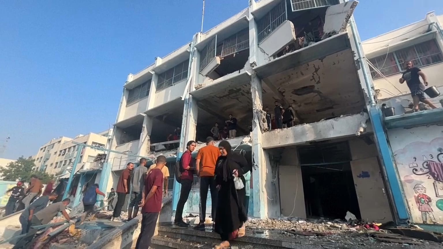 Az UNRWA által működtetett iskola a Shati menekülttáborban, amely megrongálódott egy izraeli csapásban, 2024. november 7.