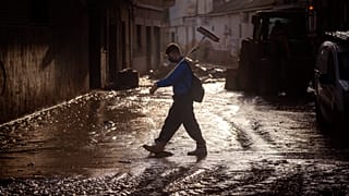 Calles tras el paso de la DANA, en proceso de limpieza