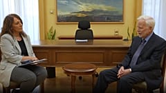 Ο οικονομολόγος Barry Eichengreen επισκέπτεται την Ελλάδα με αφορμή την μετάφραση στα ελληνικά του τελευταίου του βιβλίου για το χρέος