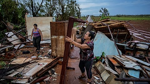 L'Uragano Rafael colpisce Cuba