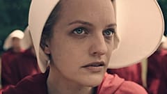 Η Elisabeth Moss στο 'The Handmaid's Tale'