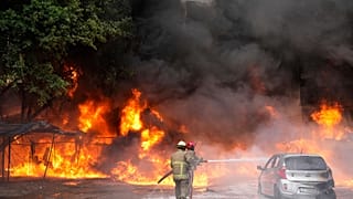 اندلاع حريق واسع في شارع الحمراء في بيروت 