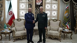 دیدار فرماندهان ارشد نظامی ایران و عربستان در تهران