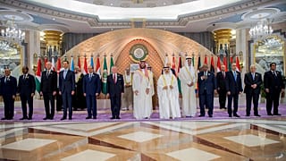 قادة الدول العربية يقفون لالتقاط صورة جماعية قبل انعقاد القمة العربية في جدة، المملكة العربية السعودية، الجمعة، 19 مايو/أيار2023.