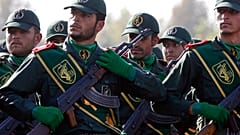 عناصر من الحرس الثوري الإيراني في لقطة أرشيفية.