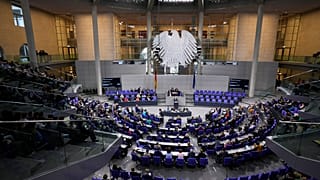 Les élections fédérales devaient initialement se tenir à la fin de l'année prochaine.