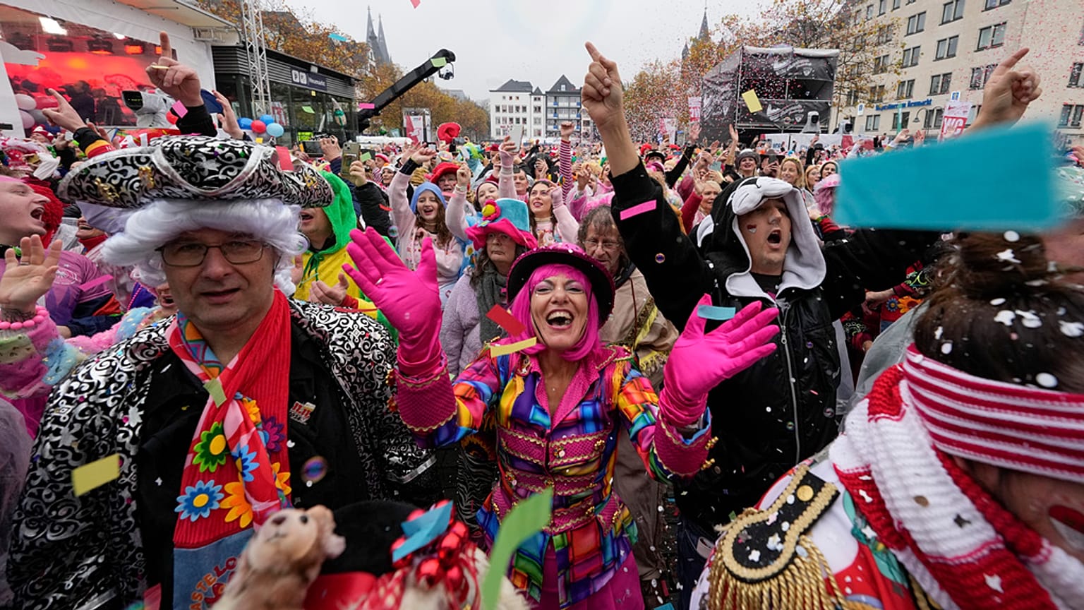 Carnaval na Alemanha: dezenas de milhares de pessoas festejam