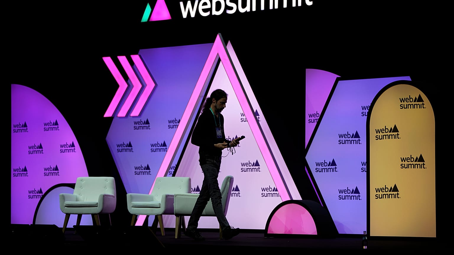 Web Summit: Grande Mestre de xadrez Hans Niemann efrenta adversários mundiais aconselhados por IA