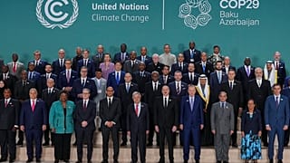 Los líderes mundiales posan para una foto de grupo en la COP29 en Bakú, Azerbaiyán, el lunes 11 de noviembre de 2024.