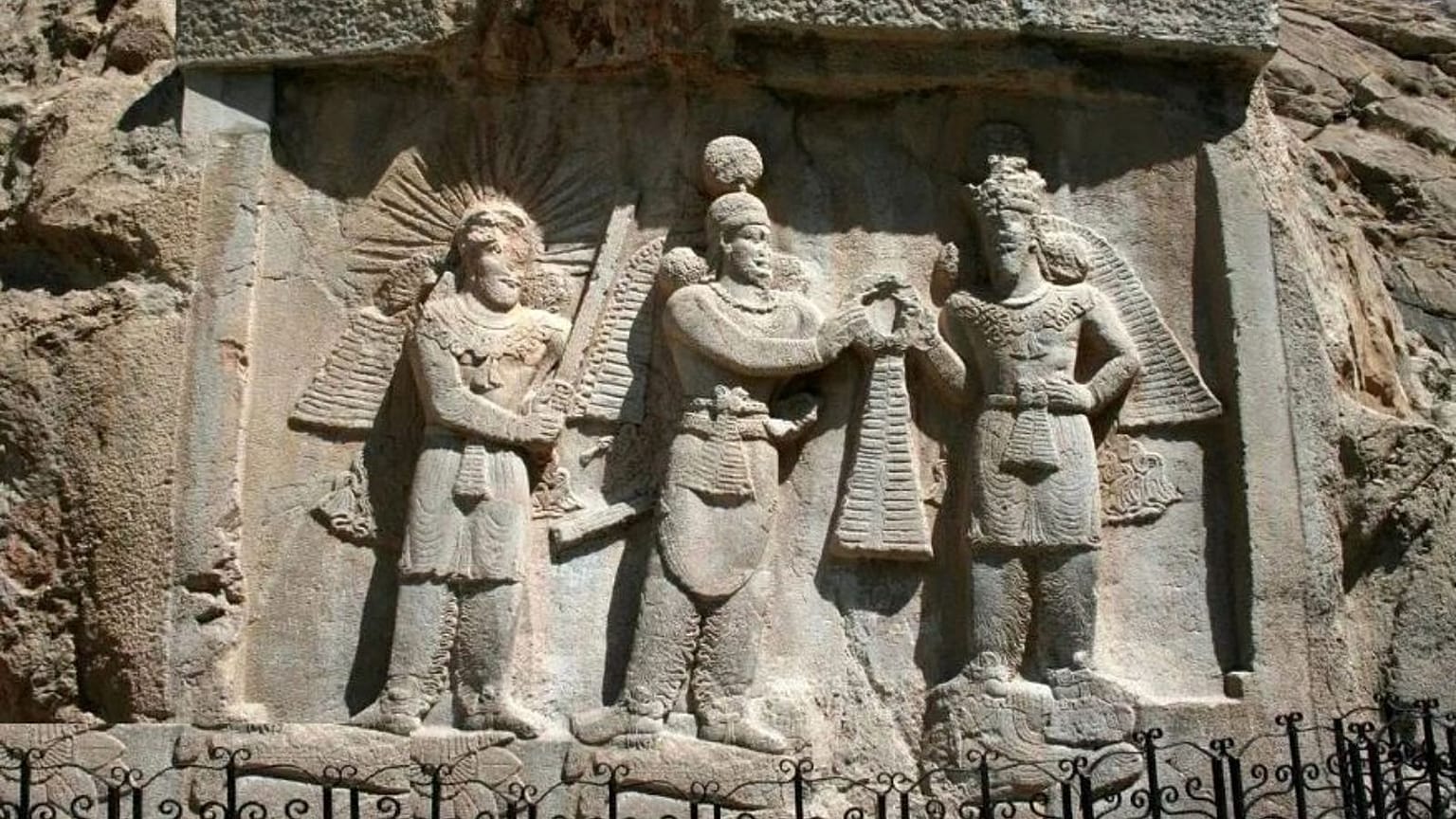 عکس تزئینی است