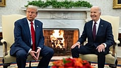El presidente Joe Biden se reúne con el presidente electo Donald Trump en el Despacho Oval de la Casa Blanca, el miércoles 13 de noviembre de 2024, en Washington. 