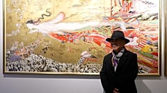 El artista Yoshitaka Amano en la exposición Amano Corpus Animae en Milán, Italia, el 21.11.2024