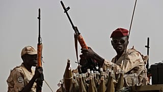 File photo: Sudanesische Soldaten der schnellen Eingreiftruppe sichern das Gebiet in der Provinz Ost-Nil, Sudan, am 22. Juni 2019