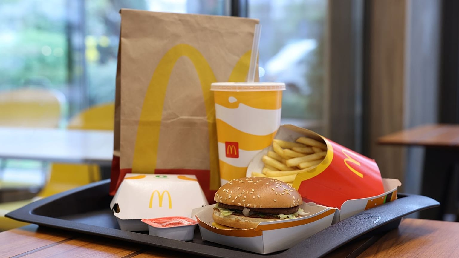 McDonald's'ta soğanla bağlantılı E. coli vakaları 104'e yükseldi
