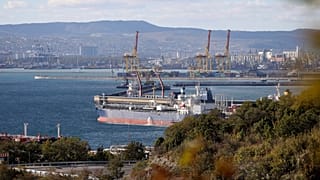 Ekim 2022'de Rusya'nın Novorossiisk limanında bir Rus petrol tankeri