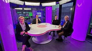 Stefan Grobe mit Gabriele Bischoff, Sophia Russack und Jules Mateen