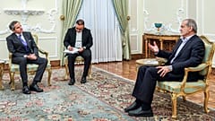 دیدار گروسی با پزشکیان