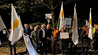 Εκδήλωση διαμαρτυρίας έξω από την τουρκική πρεσβεία στο Λονδίνο από το Σύνδεσμο Αμμοχώστου