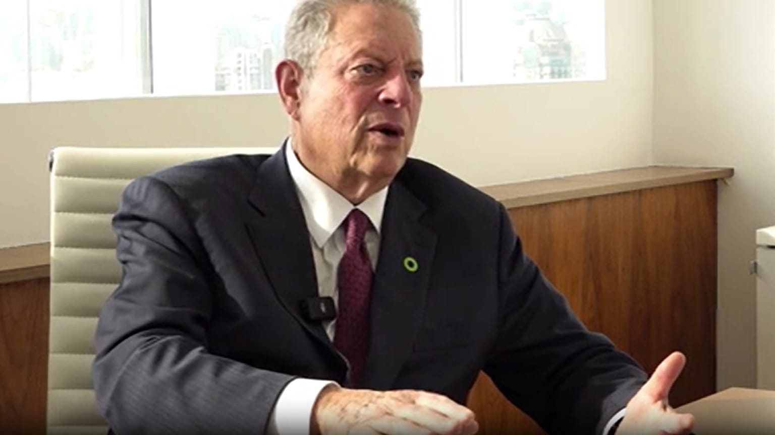 L'ancien vice-président américain Al Gore lors d'une interview avec Euronews à Bakou, en Azerbaïdjan, le 15 novembre 2024.