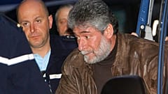جورج إبراهيم عبد الله، يصل إلى محكمة الاستئناف في مدينة بو جنوب غربي فرنسا، يوم الخميس 18 فبراير/شباط 2010.