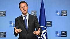 O Secretário-Geral da NATO, Mark Rutte, faz uma declaração antes de uma reunião na sede da NATO em Bruxelas, 13 de novembro de 2024