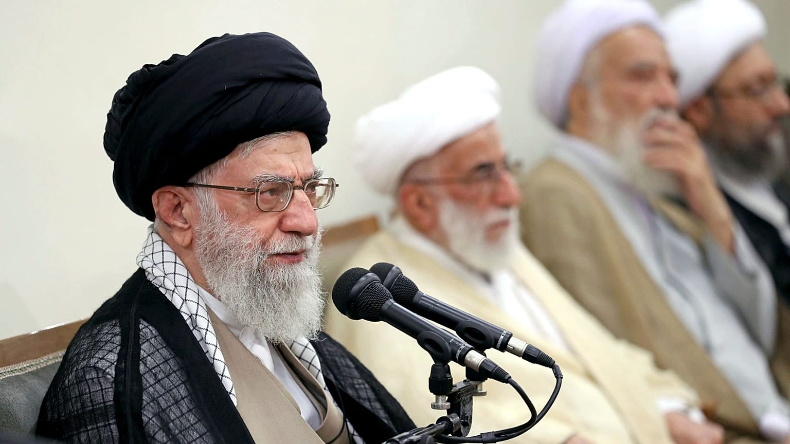 دیدار علی خامنه‌ای با اعضای مجلس خبرگان در سپتامبر ۲۰۱۷