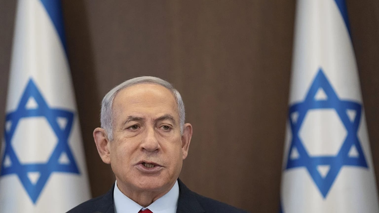 Netanyahu hem ulusal hem de uluslararası çapta ciddi suçlamalarla karşı karşıya