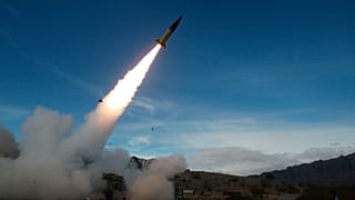 Армия США проводит испытания с боевой стрельбой на ракетном полигоне Уайт-Сэндс, 14 декабря 2021 г.