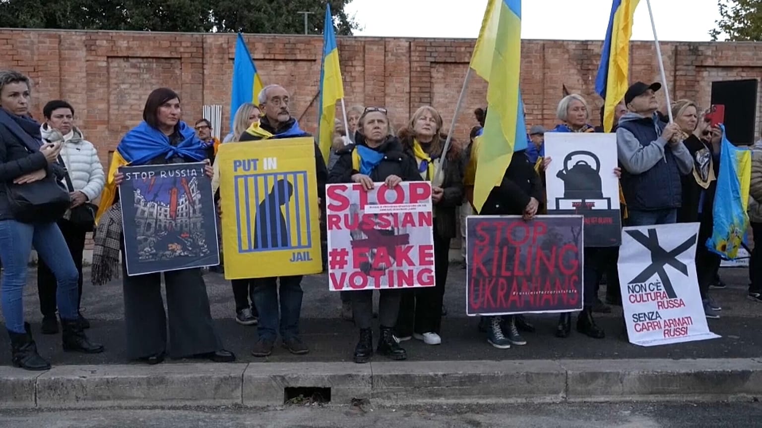Una delle manifestazioni a sostegno di Kiev