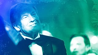 Prezydent elekt Donald Trump uśmiecha się podczas gali America First Policy Institute w swojej posiadłości Mar-a-Lago, listopad 2024 r.