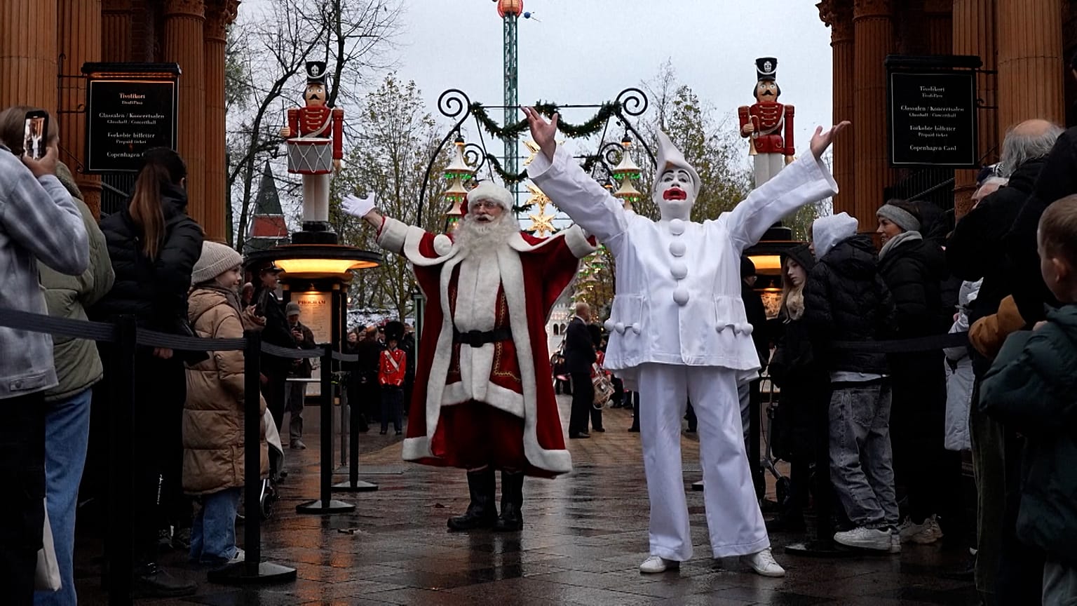 Dänemarks Tivoli-Gärten öffnen für glanzvolle Festtage