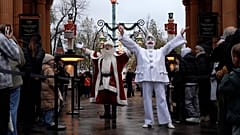 Dänemarks Tivoli-Gärten öffnen für glanzvolle Festtage