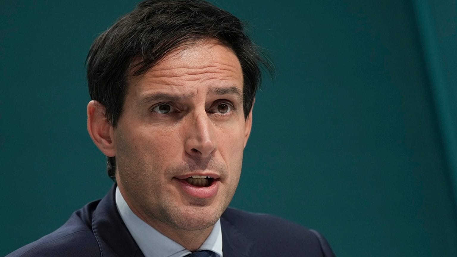 Wopke Hoekstra, commissaire européen chargé du climat, s'exprime au sommet de l'ONU sur le climat COP29, le lundi 18 novembre 2024, à Bakou, en Azerbaïdjan.