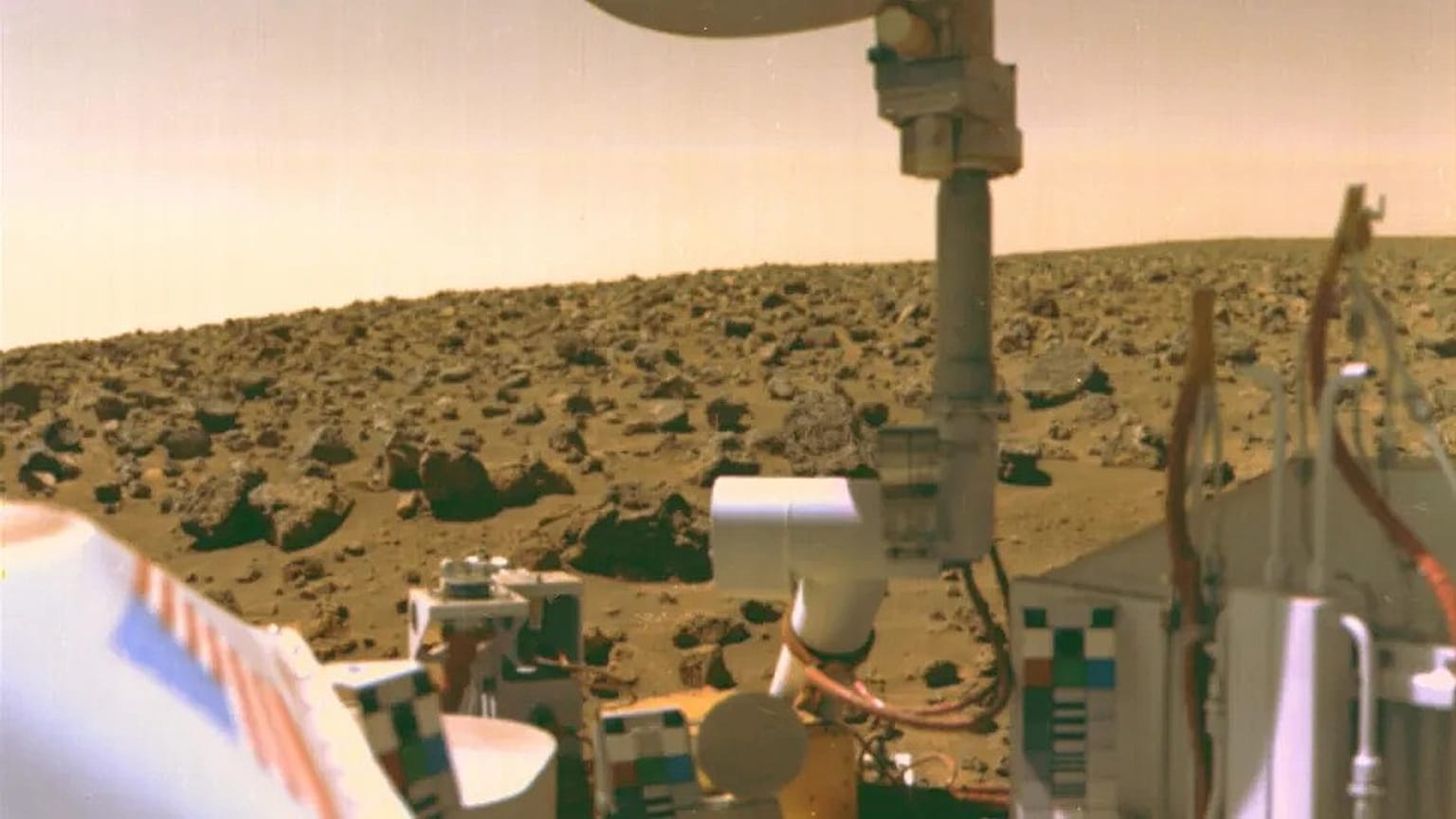 NASA'nın Viking 2 misyonu Mars yüzeyinde (Görsel kaynağı: NASA/JPL)