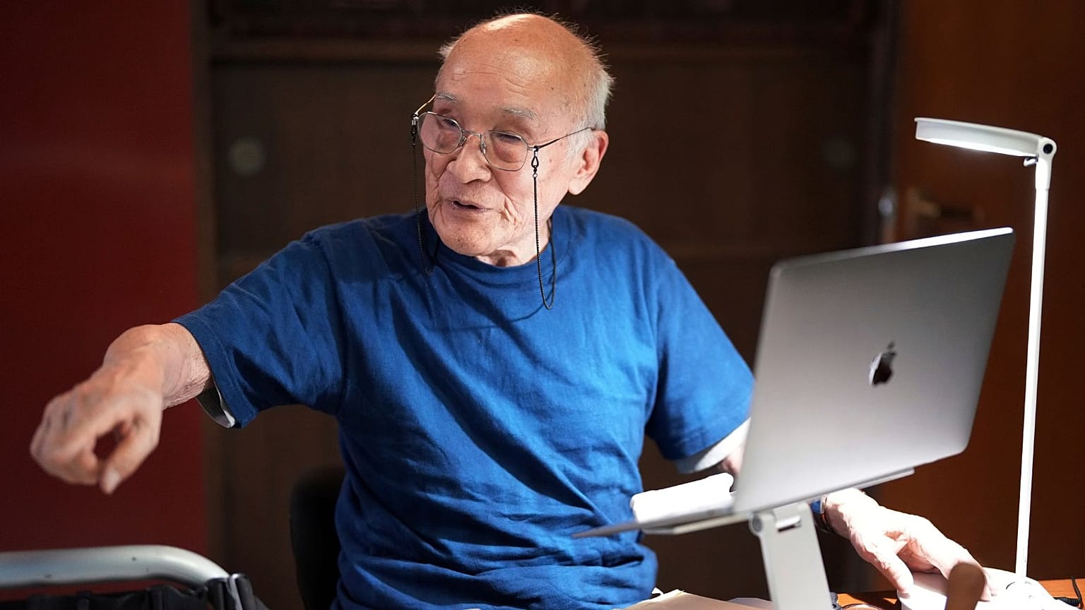 Japanese poet Shuntaro Tanikawa, master of modern free verse, dies at 92 