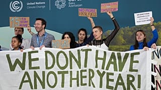 Attivisti per il clima alla COP29 di Baku