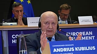 Andrius Kubilius, az Európai Bizottság védelmi és űrkutatási biztosa