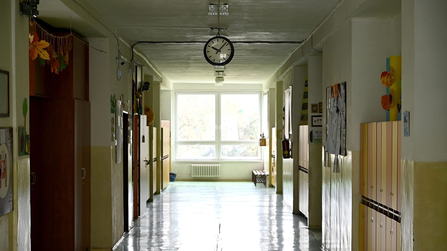 Fotónk illusztráció: üres általános iskola a szlovákiai Tőketerebesen (Trebisov)