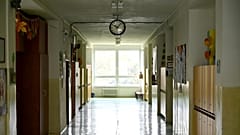 Fotónk illusztráció: üres általános iskola a szlovákiai Tőketerebesen (Trebisov)
