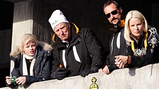 Norveç Veliaht Prensesi Mette Marit ailesi ve oğlu Marius Borg Hoiby (Solda) Dünya Kayak Şampiyonası'nı takip ediyor, 6 Mart 2011