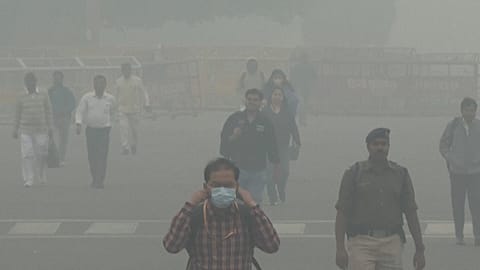Nowe Delhi nadal dusi się zanieczyszczonym powietrzem