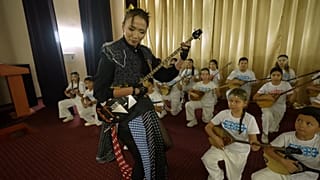 Conoce a los artistas de Kazajistán que reviven la tradición a través de la música moderna