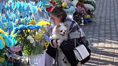 Les Ukrainiens de la place Maïdan commémorent les soldats morts et disparus