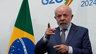 Президент Бразилии Луис Инасио Лула да Силва выступает на саммите G20 в Рио-де-Жанейро.