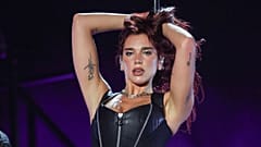 Dua Lipa, bu yıl Glastonbury'de headliner olmak da dahil olmak üzere başarısını
